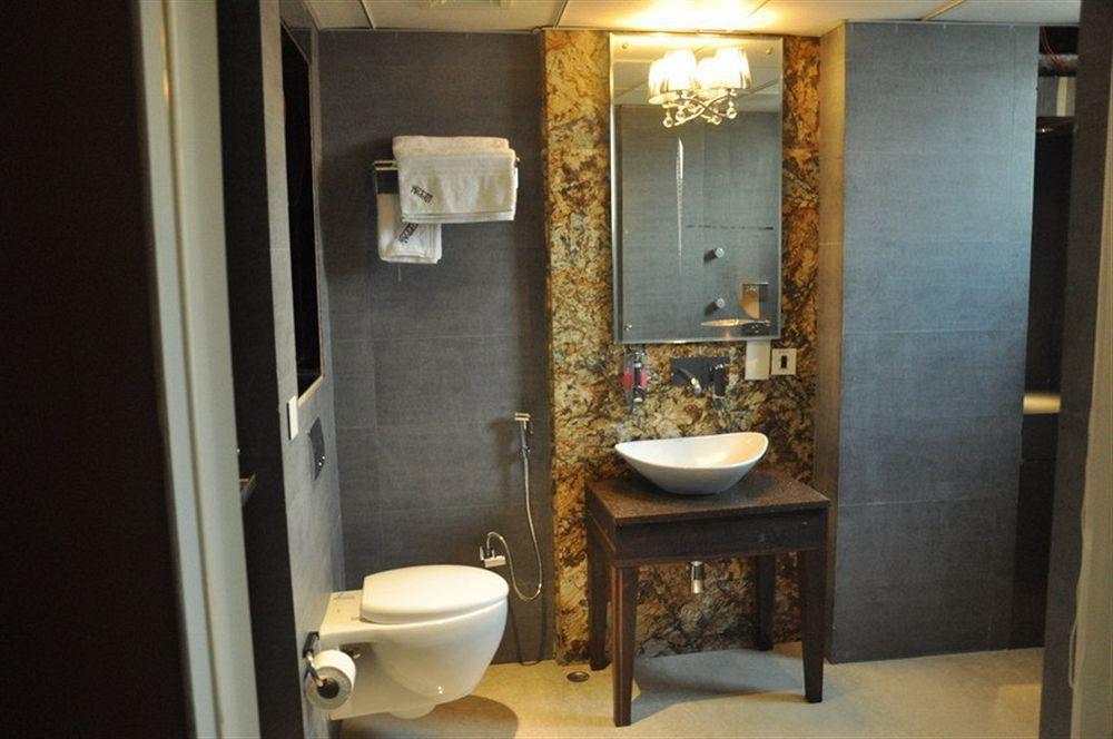 Hotel Uppal International, Near New Delhi Railway Station Exteriör bild
