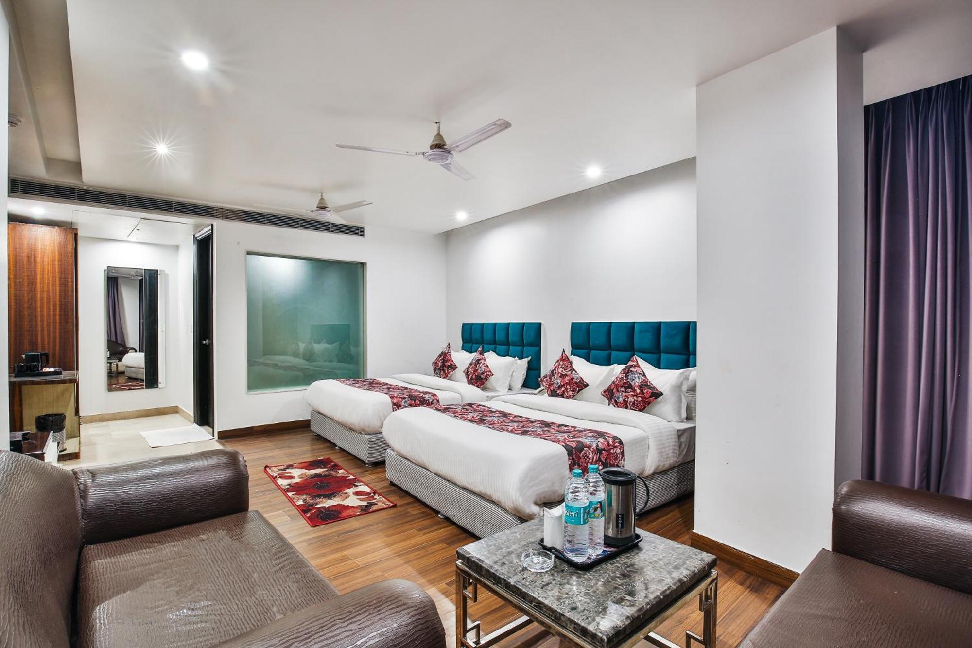 Hotel Uppal International, Near New Delhi Railway Station Exteriör bild