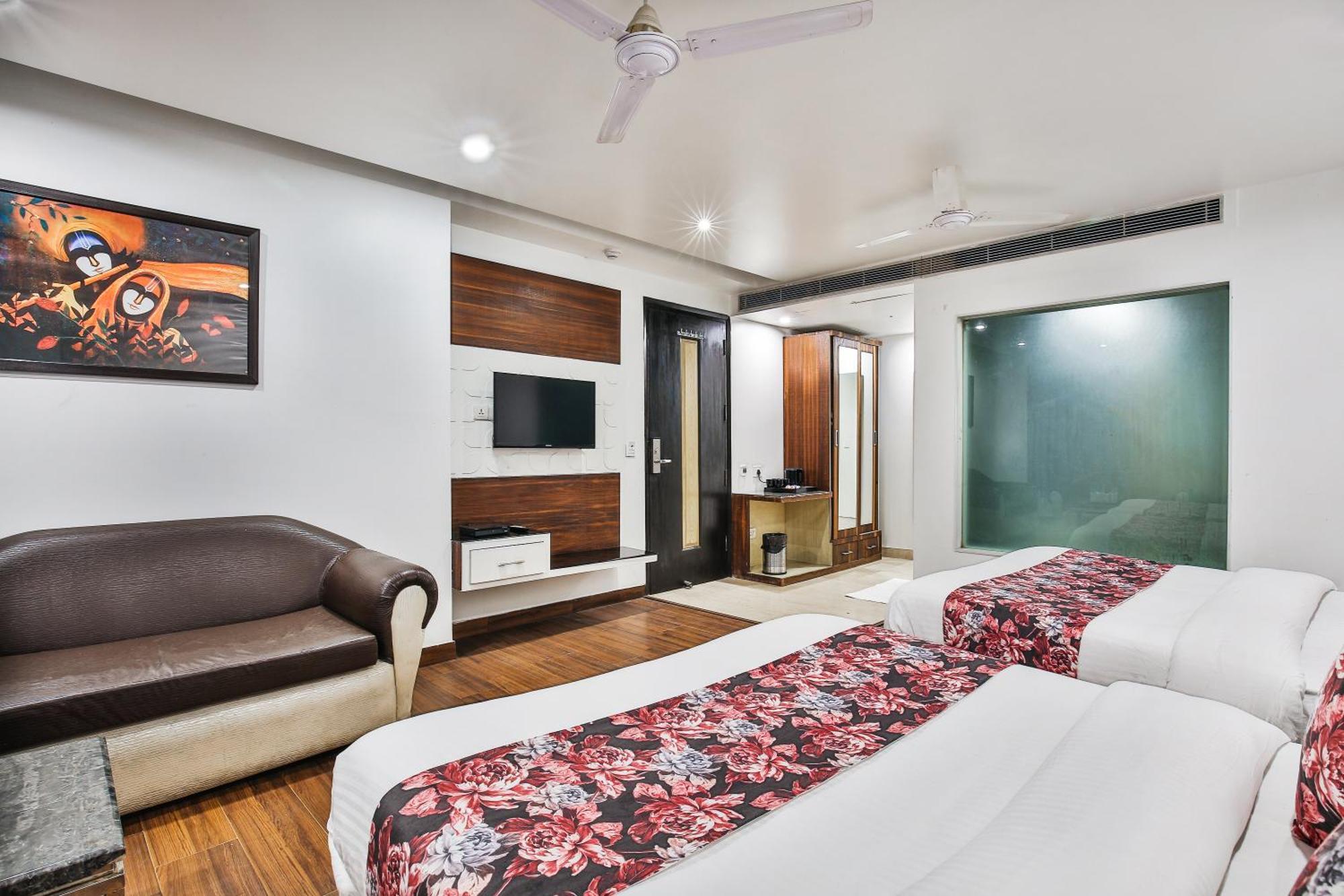 Hotel Uppal International, Near New Delhi Railway Station Exteriör bild