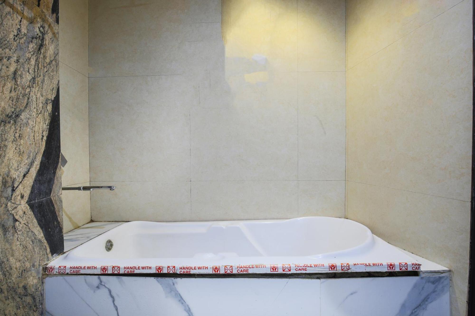 Hotel Uppal International, Near New Delhi Railway Station Exteriör bild
