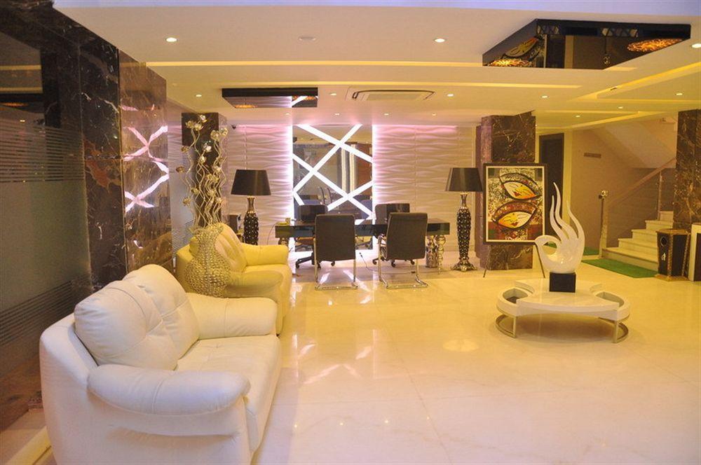 Hotel Uppal International, Near New Delhi Railway Station Exteriör bild