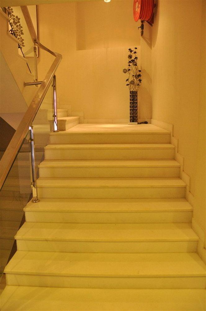 Hotel Uppal International, Near New Delhi Railway Station Exteriör bild