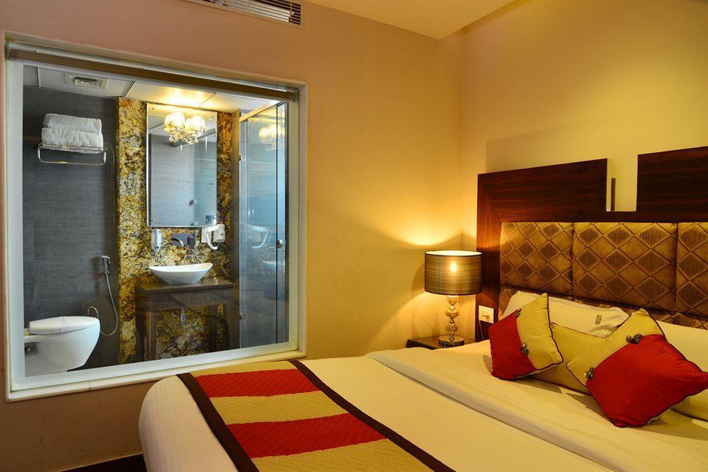 Hotel Uppal International, Near New Delhi Railway Station Exteriör bild