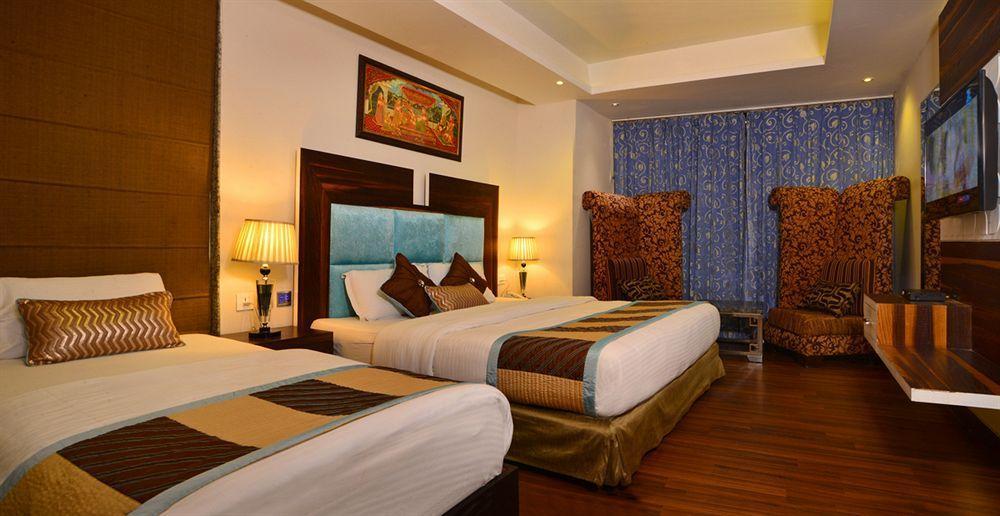 Hotel Uppal International, Near New Delhi Railway Station Exteriör bild